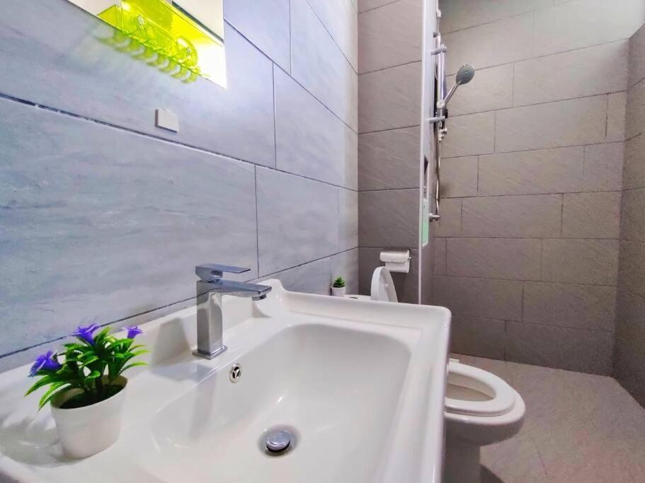 Cikgukay Desaru With Pool View Wifi & Netflix Bandar Penawar