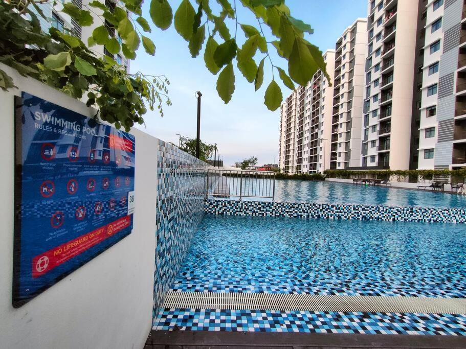 Apartment Cikgukay Desaru With Pool View Wifi & Netflix