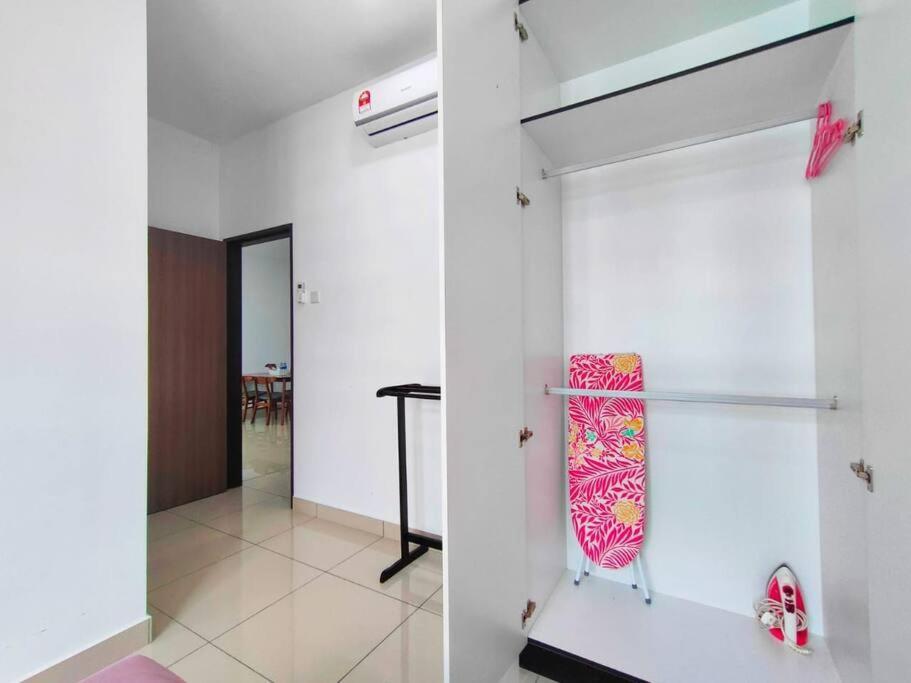 Cikgukay Desaru With Pool View Wifi & Netflix Apartment *