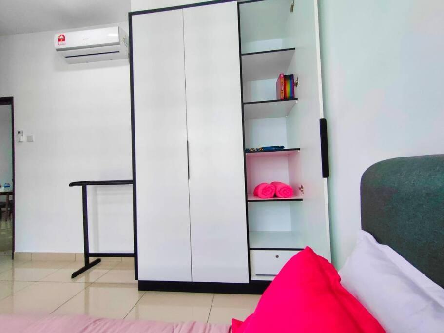 Cikgukay Desaru With Pool View Wifi & Netflix
